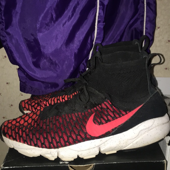 Nike indoor soccer shoe size 10 - Picture 2 of 2